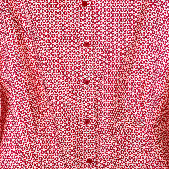Covington Essentials Women’s Button Front Blouse Size L Pink Geometric Fitted - Picture 3 of 7